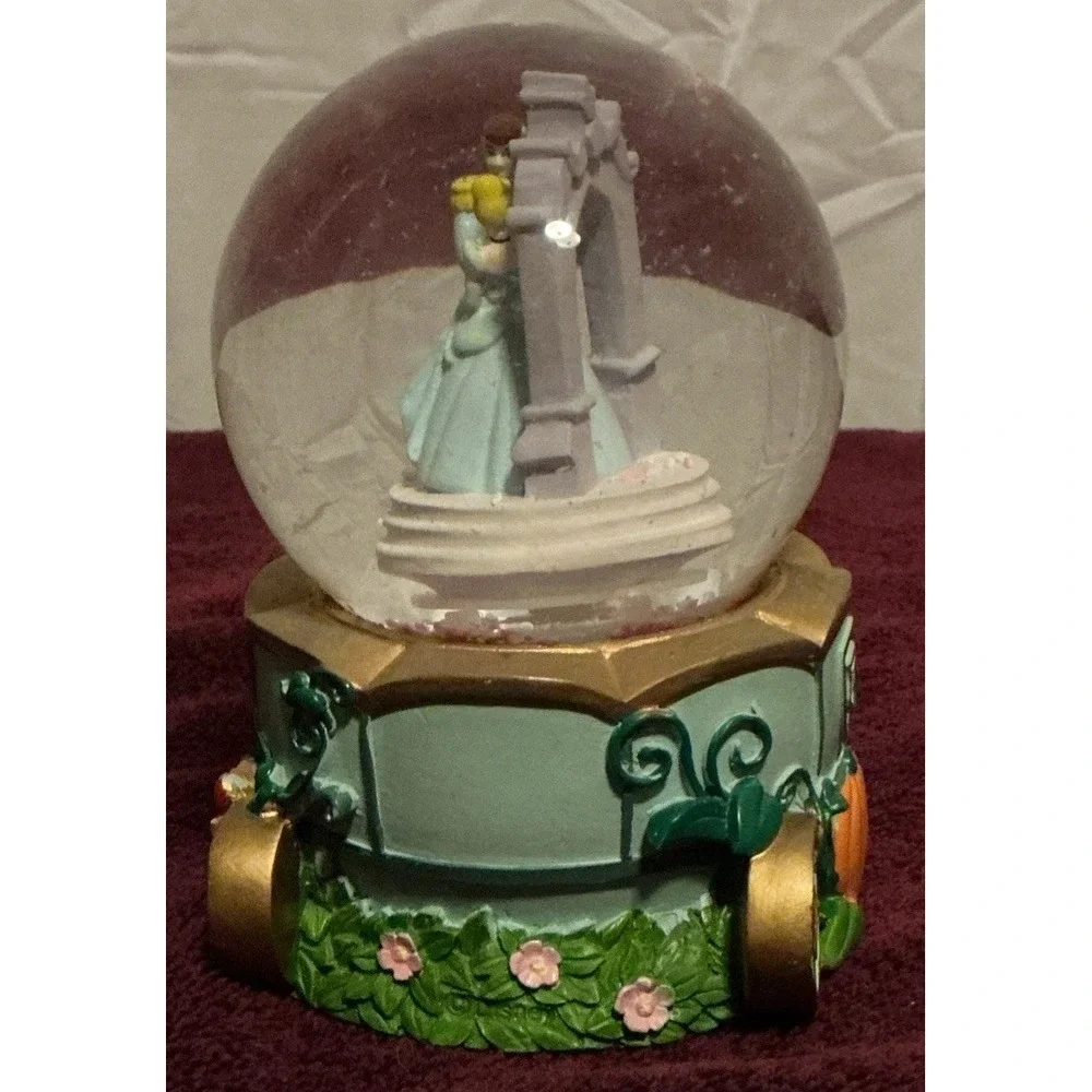 Disney‎ Cinderella And Prince Charming Musical With Swirling Snow Globe, Tested